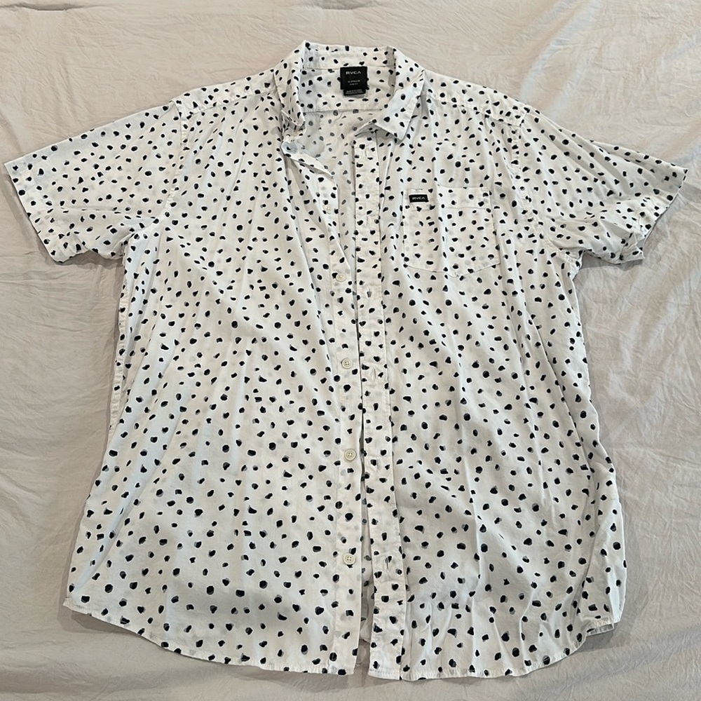 RVCA SHORT SLEEVE BUTTON UP SHIRT